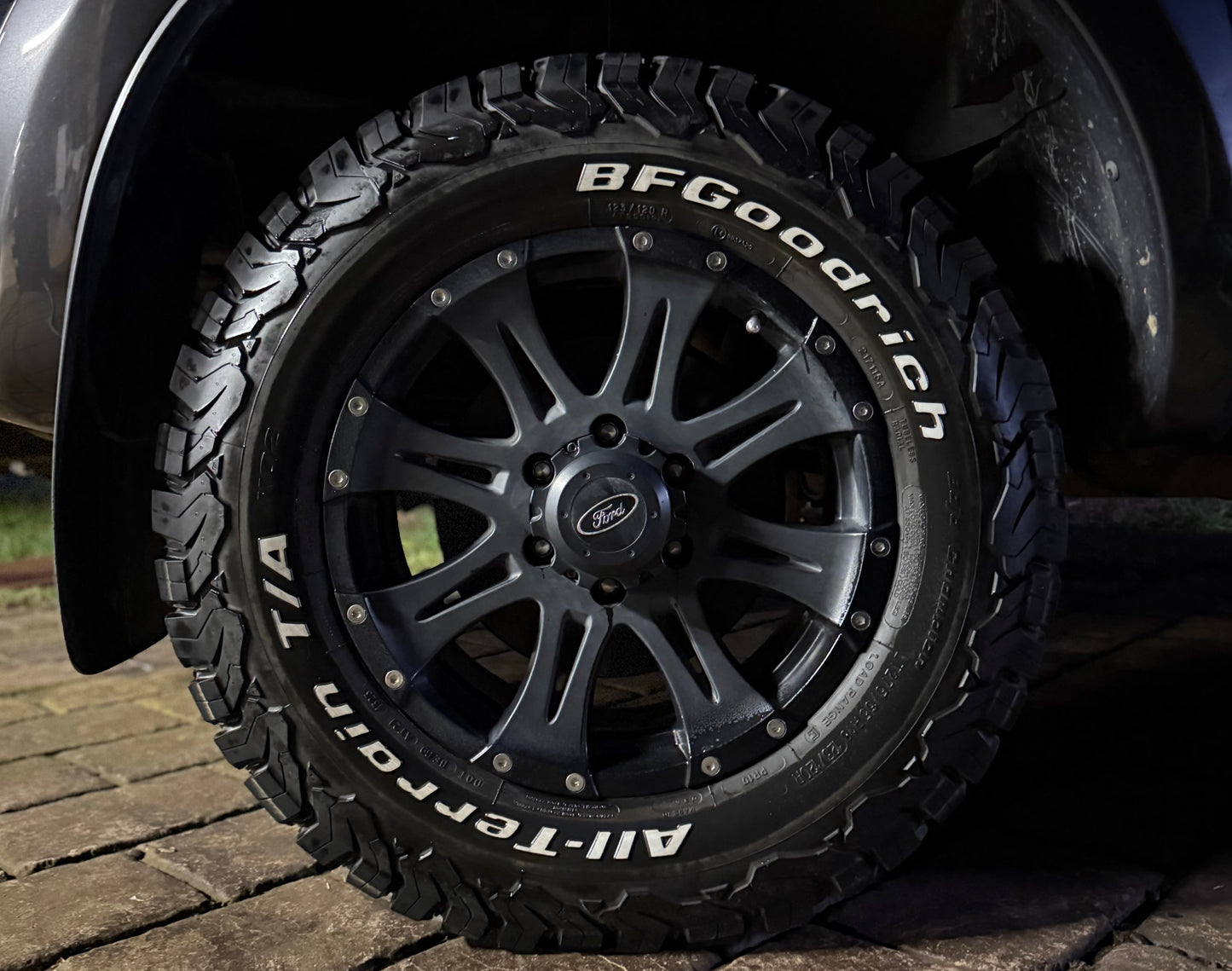 EXTERIOR DETAILING